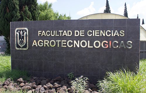 Graduación en Facultad de Ciencias Agrotecnológicas de Cuauhtémoc